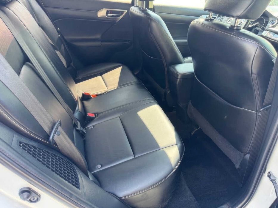 Lexus Ct 200H      2017