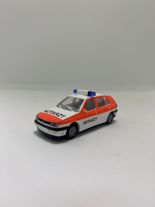 Volkswagen Golf da Wiking escala H0 1/87