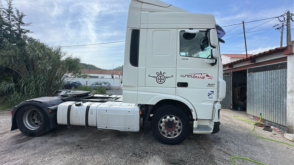Camião tractor DAF XF 106 460