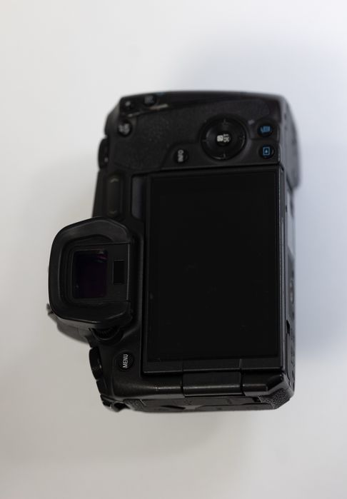 Фотоапарат Canon EOS R