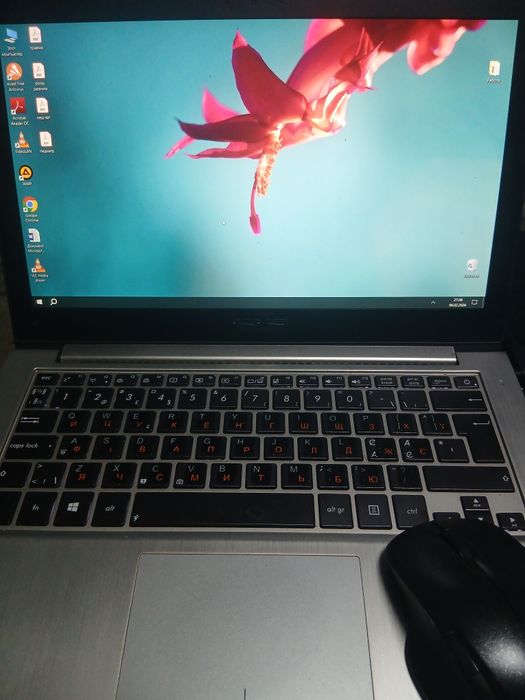 Asus ux32v i7, 6Gb оперативка, металический корпус.