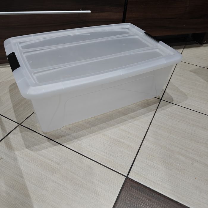 3 pojemniki plastikowe organizer z pokrywą.