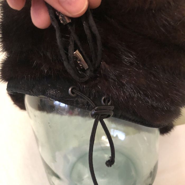 Норковая женска шапка с козырьком 56 р