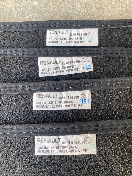 Tapetes Originais Renault Mégane Sport Tourer – Conjunto 4 Peças