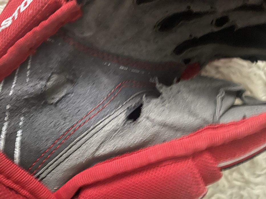 Перчатки хокейні Easton