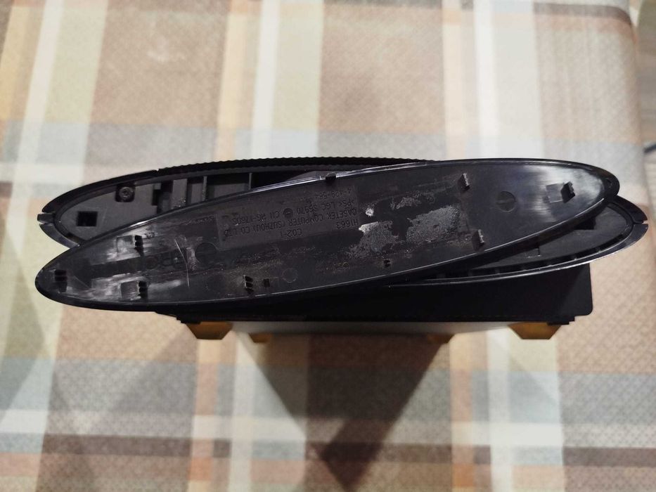 PS3 SLIM desbloqueada + 3 comandos originais + cabos