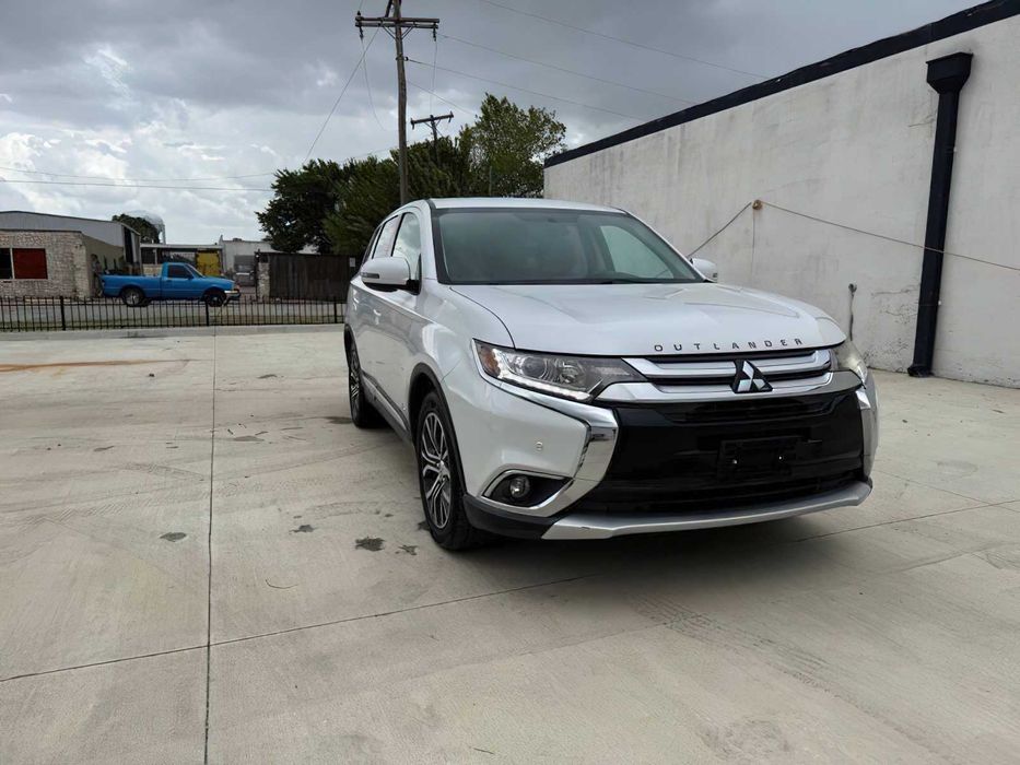 Mitsubishi Outlander      2018