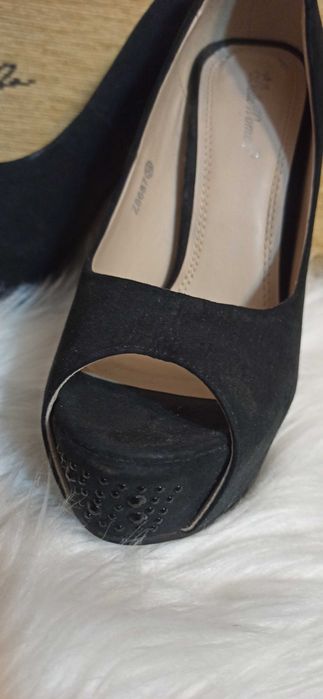 Buty zamszowe na obciase Belle Women