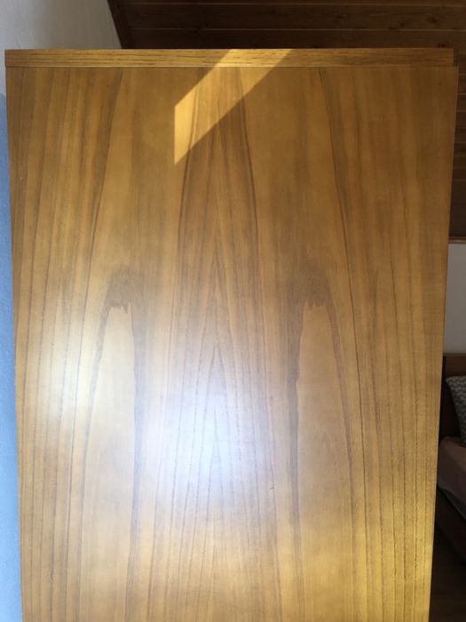 Roupeiro como novo. Tem apenas uns meses. Qualidade excelente.