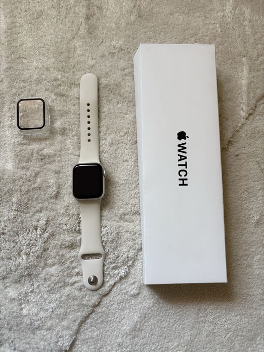 Apple watch SE  3 40 mm aluminum case