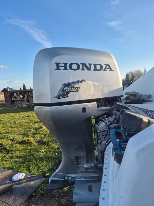Łódź motorowa z silnikiem Honda 225KM