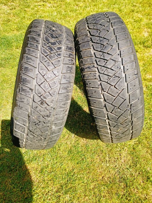Opony zimowe 215 60 R17C