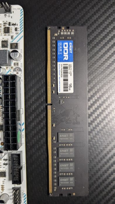 Ryzen 7 5700x soyo b550 ddr4 16gb
