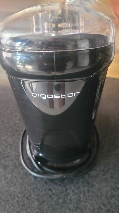 Moinho de café so foi usado uma vez