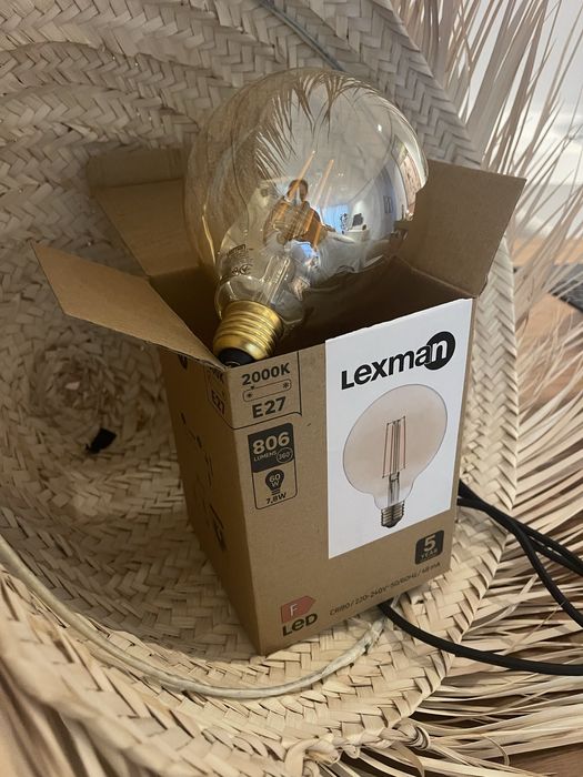 Abajour em Palma OFERTA DA LÃMPADA , formato balão