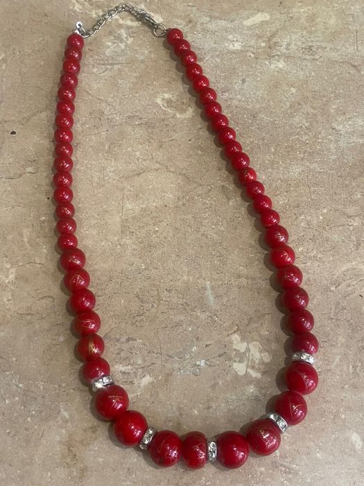 Бусы смотрите описание