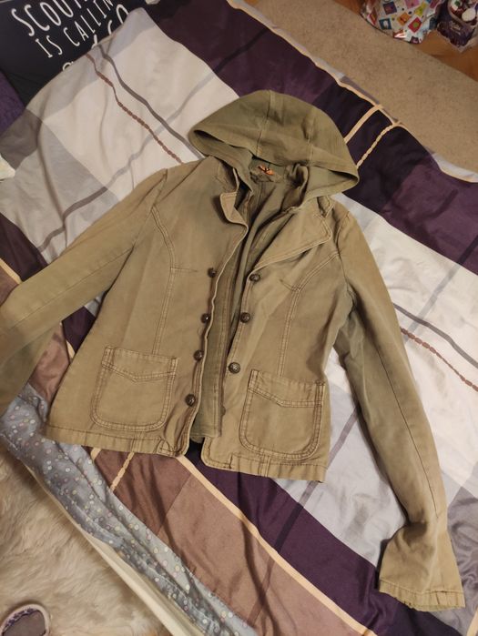 Kurtka w kolorze khaki