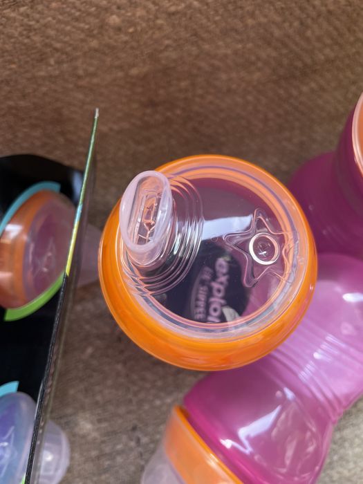 Поїльник-непроливайка tommee tippee 12 міс новий