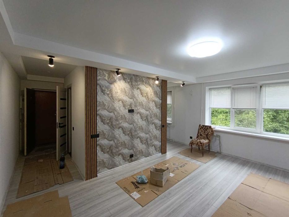 ПРОДАЖ 2-кімн. у центрі міста (А)