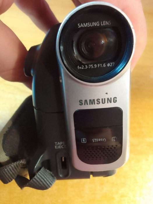 Видеокамера Samsung VP-D363i