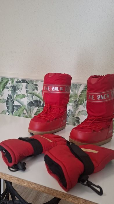 Botas e luvas de neve452887456284692483