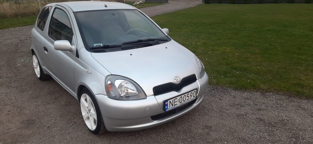 Toyota Yaris 1.0 Benzyna – 289 tys. km – Sprawna, używana na co dzień