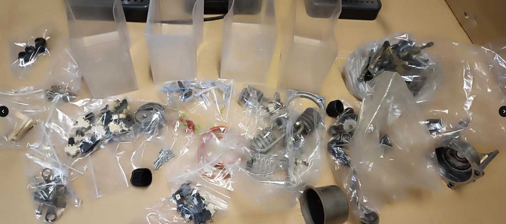 Vendo máquinas de café Briel para peças, mais peças (ver descrição)