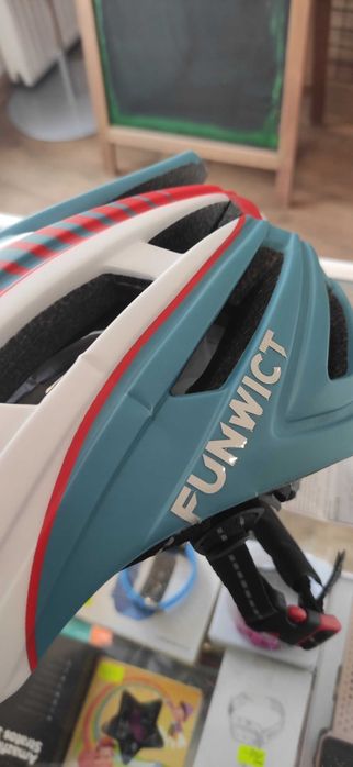 Kask rowerowy z wizjerem FUNWICT BRAKK rozmiar M USZKODZENIA