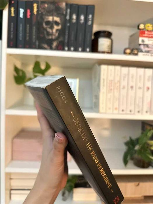 Osobliwy dom pani Peregrine – Ransom Riggs