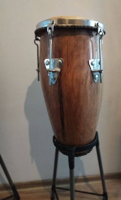 Kongi djembe bębny