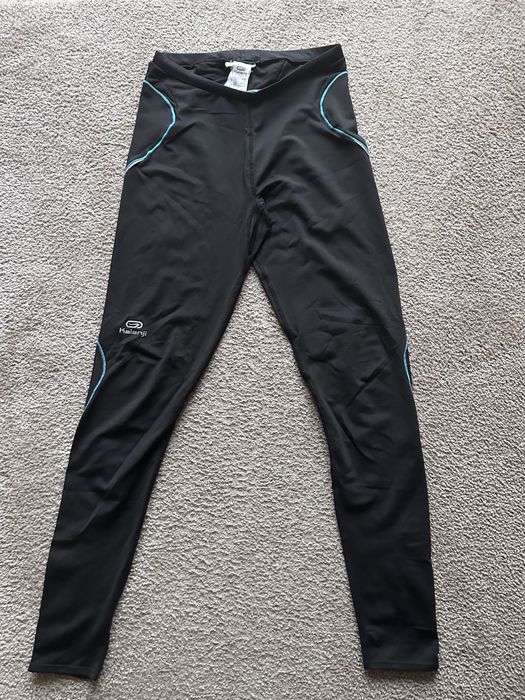 Leggings azuis e pretas