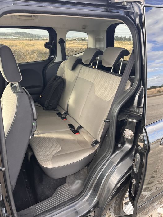 Ford Tourneo Courier 1.5 tdci 5 lugares