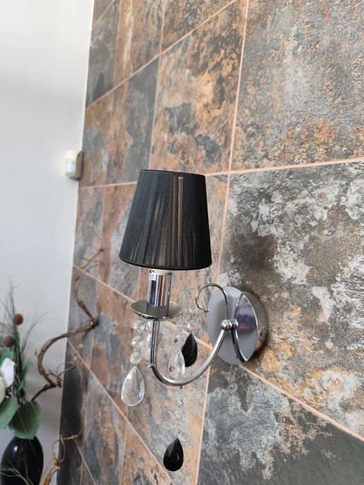 Conjunto de Iluminação Elegante – Lustre + Apliques de Parede