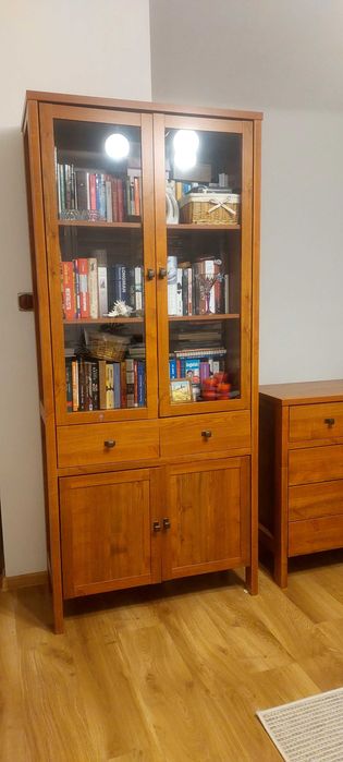 Sprzedam komodę i witrynę