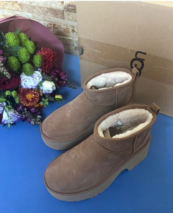 В наявності стильні UGG на танкетці розмір 8 оригінал