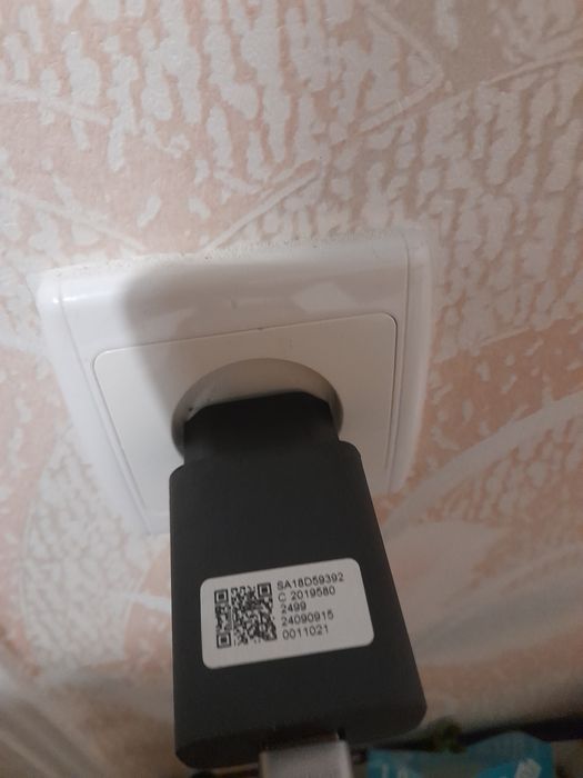 Продам андроід Motorola xt2423-3