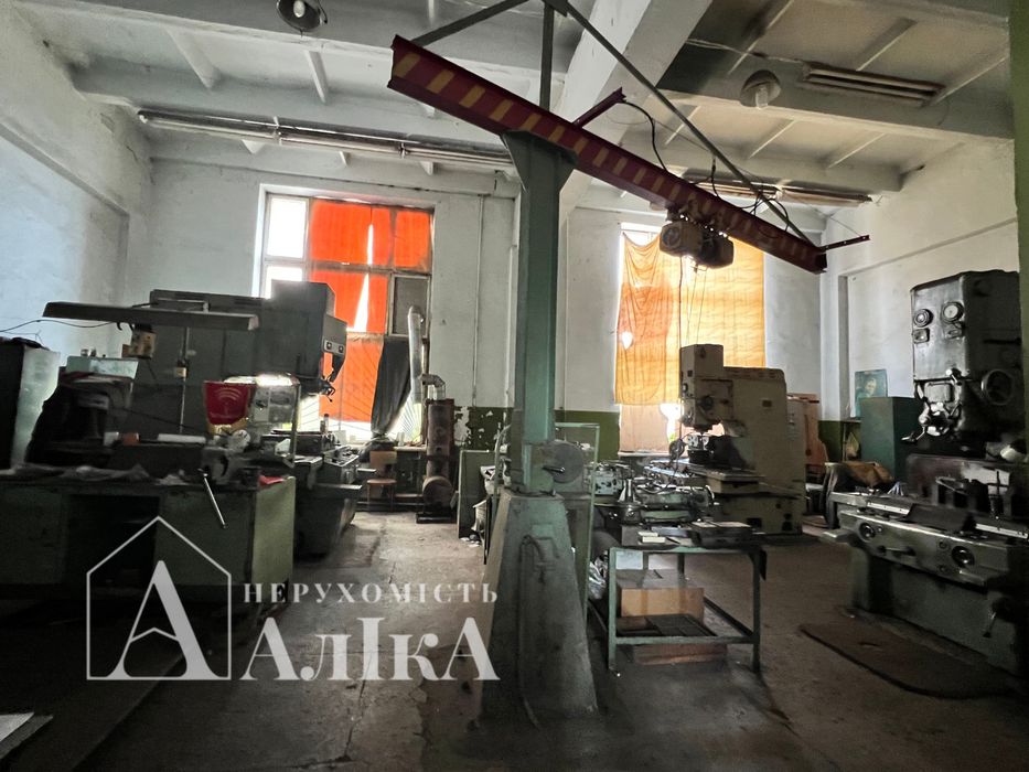 Продам велике Виробниче приміщення неподалік центру