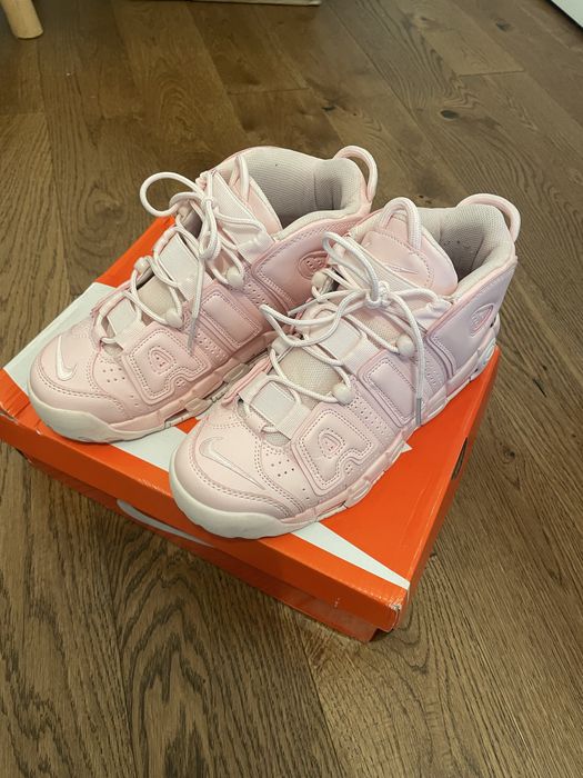 Buty różowe nike uptempo
