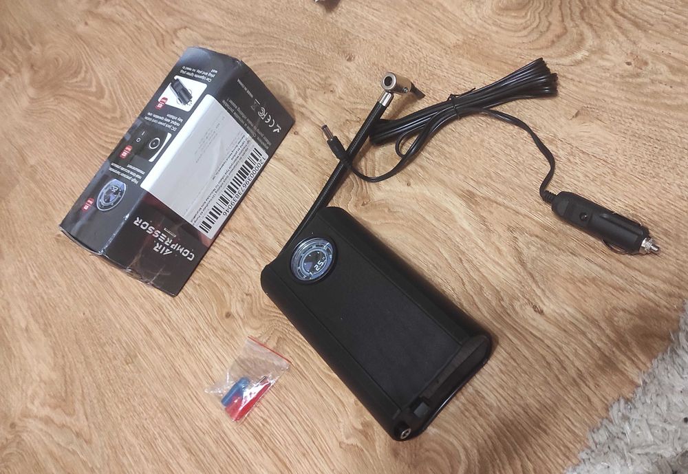 Автомобільний компресор електричний портативний