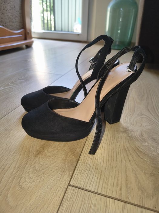 Buty na obcasie damskie