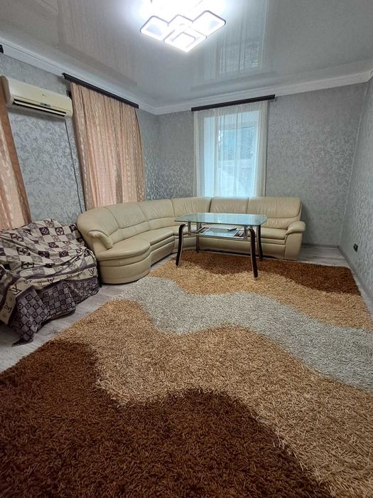 Продам дом с участком 8 сот. Новый евроремонт. Проспект Металлургов. Гараж.