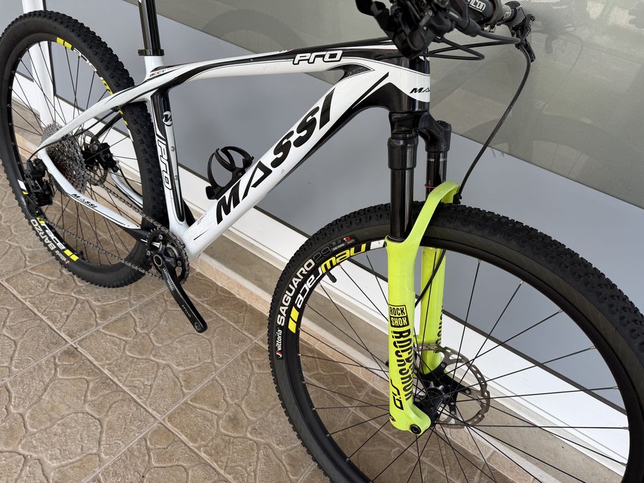 Bicicleta de BTT em carbono - roda 29