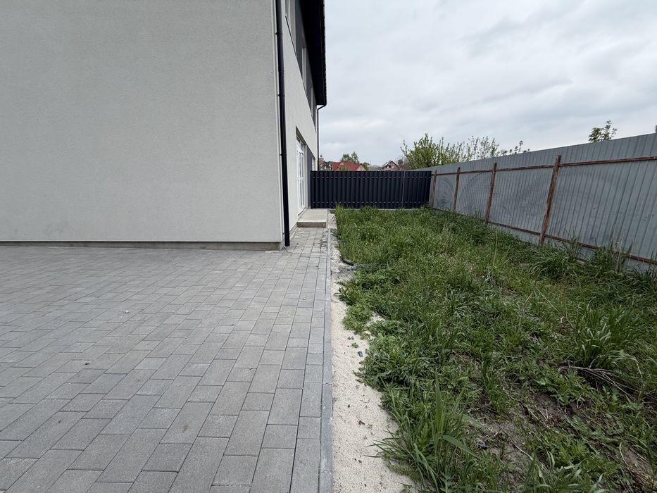 Продаються сучасні котеджі у м. Нетішин