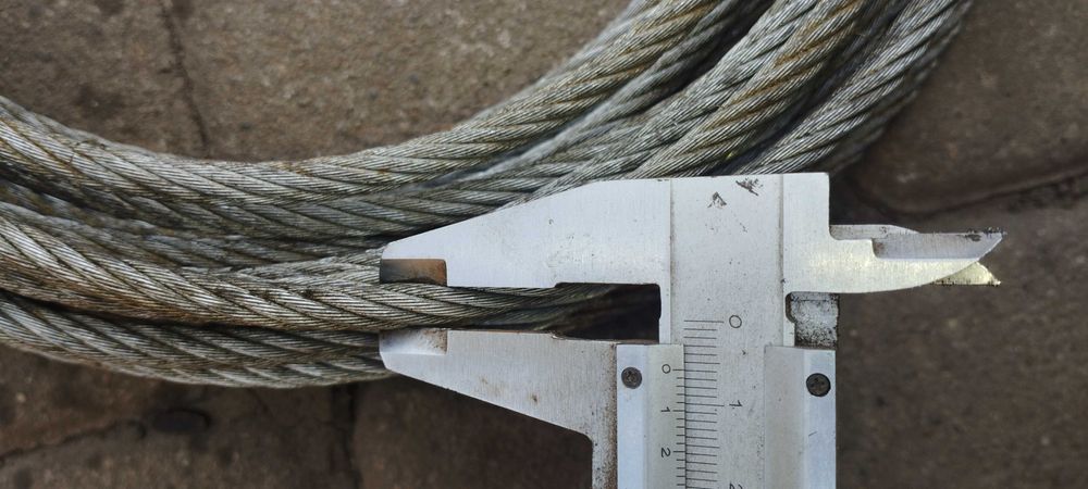 Lina stalowa 12,5 metra  z hakiem , to co na zdjęciach, zakuta