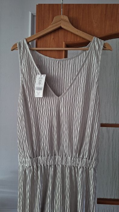 Sukienka na ramkach nowa