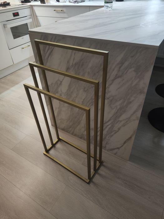 Wieszak na reczniki zloty