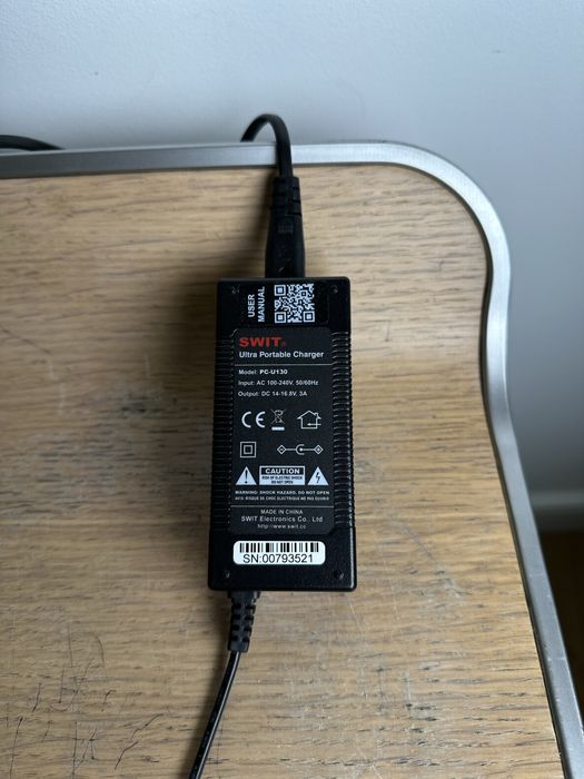 зарядний пристрій SWIT D-TAP