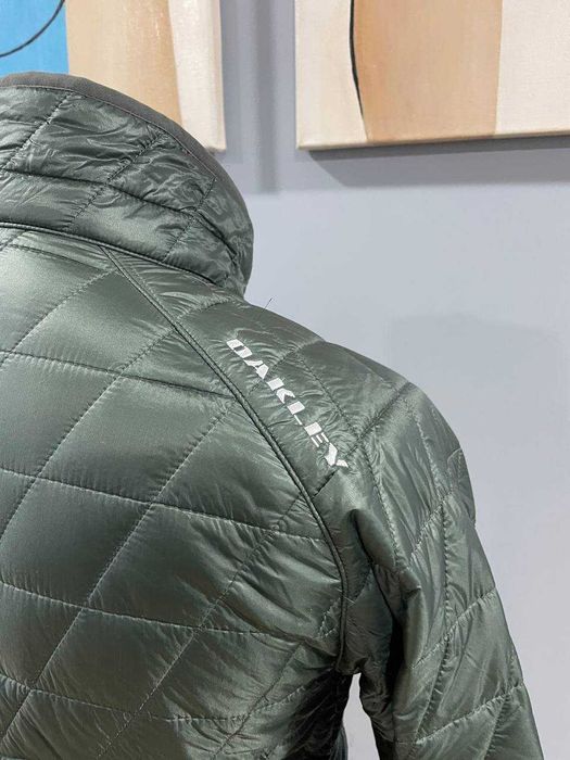 Мікропуховик чоловічий фірми Oakley Primaloft