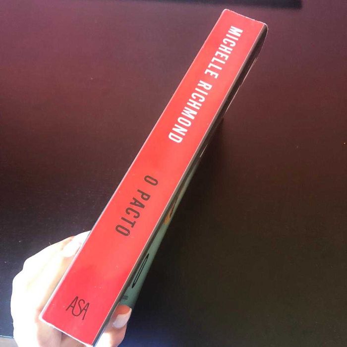 "O pacto" de Michelle Richmond