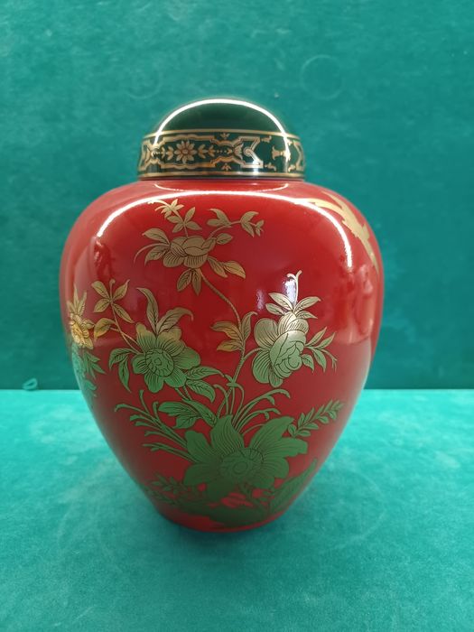 Peças de porcelana VA